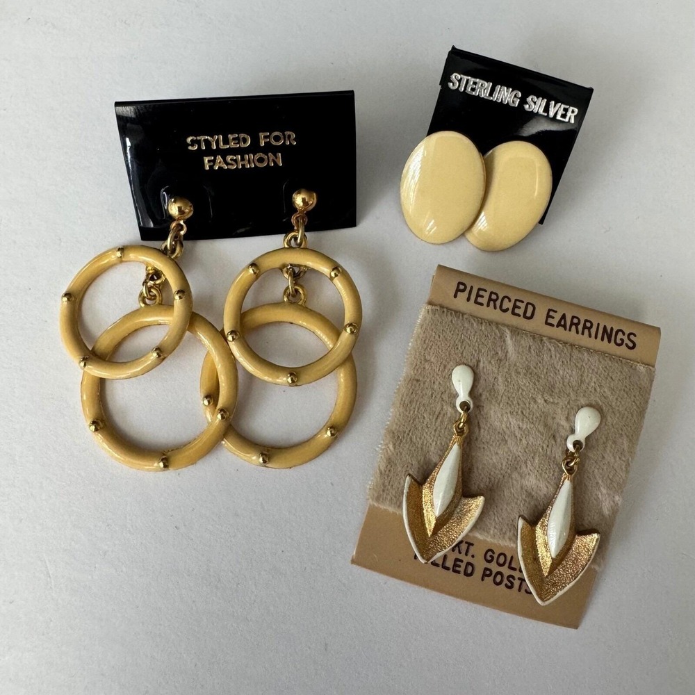 Lot of 3 Vintage Enameled Pierced Earrings Gold Yellow White Dangle‎ 70s 80s